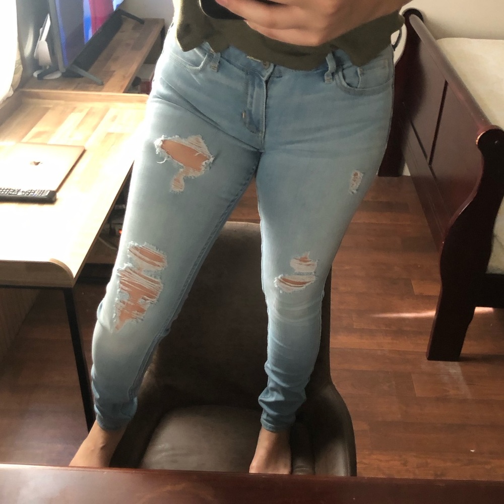 HOLLISTER Low Rise Super Skinny Jean